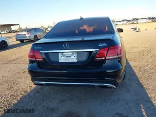 2014 Mercedes-Benz E-Class E 350 Sport with VIN WDDHF5KB2EB038828, listed as a IAAI auction lot 41238332 with 180,580 mi miles. Bid and sale history available at carsss.com. Image 17.