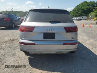 2017 Audi Q7 Premium Plus z VIN WA1LAAF76HD019543, wystawiony jako Copart lot #63573905 z przebiegiem 121 657 mil mil oraz Szkoda całkowita • Salvage title. Historia ofert i sprzedaży dostępna na DreamBid. Obrazek 6.