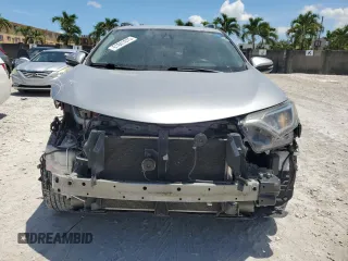 2018 Toyota RAV4 XLE with VIN 2T3WFREV7JW423768, listed as a Copart auction lot 61841875 with 111,991 mi miles and Salvage title. Bid and sale history available at DreamBid. Image 5.