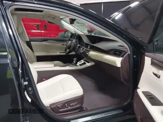 2018 Lexus ES 350 z VIN 58ABK1GG3JU083398, wystawiony jako IAAI lot #42094308 z przebiegiem 98 019 mil mil oraz . Historia ofert i sprzedaży dostępna na DreamBid. Obrazek 5.