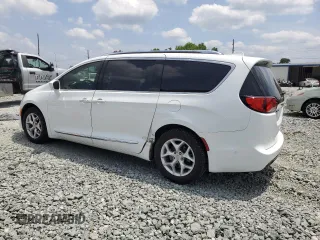2017 Chrysler Pacifica Touring L Plus с VIN 2C4RC1EG2HR833620, выставлен на аукционе Copart как лот 57954605 с пробегом 106 025 миль миль и Списание • Salvage title. История ставок и продаж доступна на DreamBid. Изображение 2.