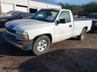 2000 Chevrolet Silverado 1500 with VIN 1GCEC14V3YE295652, listed as a IAAI auction lot 41270896 with 315,276 mi miles. Bid and sale history available at carsss.com. Image 2.