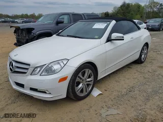 2011 Mercedes-Benz E-Class E 350 with VIN WDDKK5GF6BF055360, listed as a IAAI auction lot 42007061 with 99,238 mi miles. Bid and sale history available at carsss.com. Image 17.