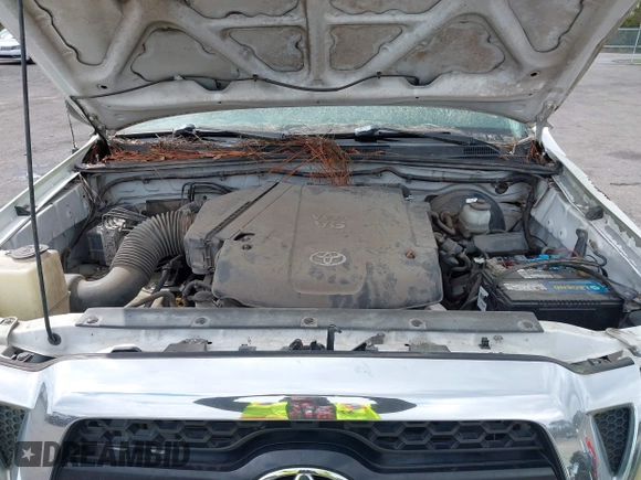 2011 Toyota Tacoma PreRunner with VIN 3TMJU4GN0BM110662, listed as a IAAI auction lot 41761065 with 237,068 mi miles and . Bid and sale history available at DreamBid. Image 10.