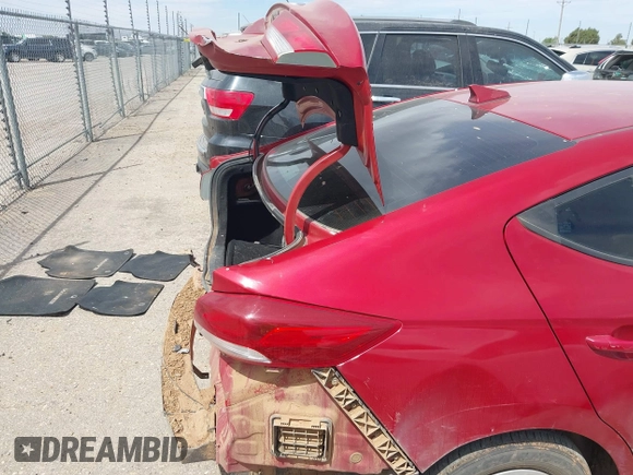 2017 Hyundai Elantra SE z VIN KMHD74LF0HU161274, wystawiony jako IAAI lot #42055836 z przebiegiem 162 765 mil mil oraz . Historia ofert i sprzedaży dostępna na DreamBid. Obrazek 6.