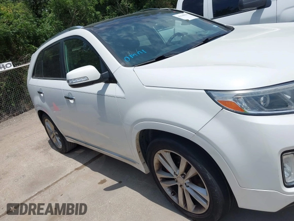 2014 Kia Sorento SX Limited with VIN 5XYKW4A74EG485464, listed as a IAAI auction lot 42546550 with 138,646 mi miles and . Bid and sale history available at DreamBid. Image 13.