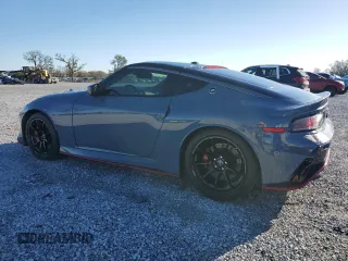 2024 Nissan Z Nismo с VIN JN1BZ4CH0RM360854, выставлен на аукционе Copart как лот 45712705 с пробегом 24 237 миль миль и Списание • Salvage title. История ставок и продаж доступна на DreamBid. Изображение 2.