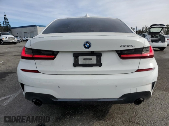 2022 BMW 3 Series 330e with VIN 3MW5P7J00N8C57811, listed as a Copart auction lot 42154045 with 29,705 mi miles and Salvage Title. Bid and sale history available at carsss.com. Image 6.