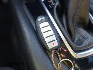 2018 Nissan Rogue SV with VIN KNMAT2MV4JP517582, listed as a IAAI auction lot 41730474 with 88,003 mi miles. Bid and sale history available at carsss.com. Image 11.