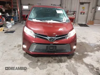 2018 Toyota Sienna XLE Auto Access Seat with VIN 5TDYZ3DC6JS920230, listed as a IAAI auction lot 41566438 with 186,213 mi miles. Bid and sale history available at carsss.com. Image 12.