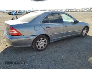 2005 Mercedes-Benz C 240 with VIN WDBRF61J45A719428, listed as a Copart auction lot 88686195 with 95,482 mi miles and Salvage Title. Bid and sale history available at DreamBid. Image 3.
