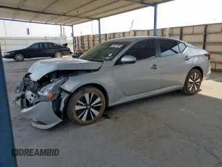2021 Nissan Altima SV z VIN 1N4BL4DV6MN359770, wystawiony jako Copart lot #58671485 z przebiegiem 82 178 mil mil oraz Czysty tytuł • Clean title. Historia ofert i sprzedaży dostępna na DreamBid. Obrazek 1.