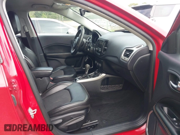 2018 Jeep Compass Latitude with VIN 3C4NJDBB9JT160925, listed as a IAAI auction lot 42301928 with 327,387 mi miles and . Bid and sale history available at DreamBid. Image 5.