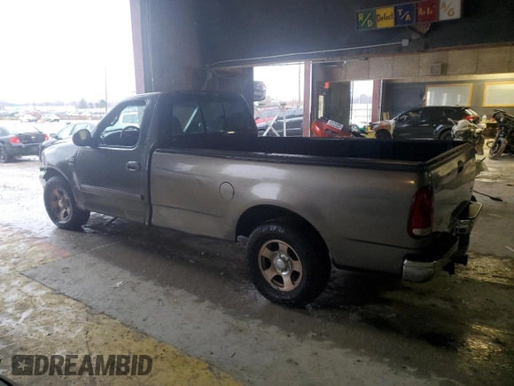 2002 Ford F-150 XL with VIN 1FTRF17W72NA55539, listed as a Copart auction lot 82529424 with 181,747 mi miles and Salvage Title. Bid and sale history available at carsss.com. Image 2.