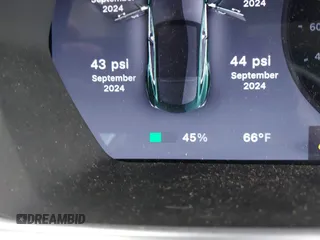 2013 Tesla Model S z VIN 5YJSA1DN2DFP07738, wystawiony jako IAAI lot #42433771 z przebiegiem 71 606 mil mil oraz . Historia ofert i sprzedaży dostępna na DreamBid. Obrazek 19.