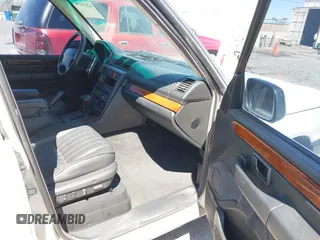 1998 Land Rover Range Rover z VIN SALPV1443WA401573, wystawiony jako IAAI lot #42055479 z przebiegiem Nie podano mil oraz . Historia ofert i sprzedaży dostępna na DreamBid. Obrazek 5.