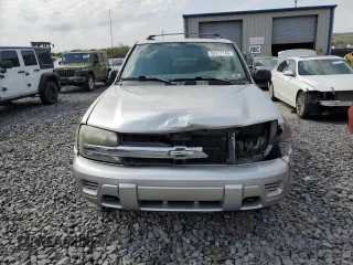 2004 Chevrolet TrailBlazer LS with VIN 1GNDT13SX42330807, listed as a Copart auction lot 55117785 with 178,580 mi miles and Salvage Title. Bid and sale history available at DreamBid. Image 5.
