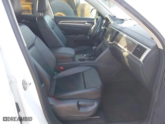 2019 Volkswagen Atlas 3.6L V6 SE w/Technology with VIN 1V2WR2CA9KC532816, listed as a IAAI auction lot 41196226 with 84,686 mi miles. Bid and sale history available at carsss.com. Image 5.