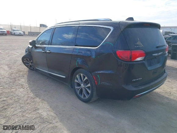 2017 Chrysler Pacifica Limited with VIN 2C4RC1GG7HR643163, listed as a IAAI auction lot 41877690 with 104,841 mi miles. Bid and sale history available at carsss.com. Image 3.