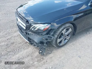 2018 Mercedes-Benz E 300 with VIN WDDZF4KB0JA394337, listed as a IAAI auction lot 42535687 with 40,509 mi miles and . Bid and sale history available at DreamBid. Image 6.