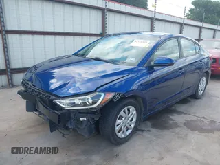 2017 Hyundai Elantra SE z VIN 5NPD74LF6HH180684, wystawiony jako IAAI lot #42359575 z przebiegiem 68 339 mil mil oraz . Historia ofert i sprzedaży dostępna na DreamBid. Obrazek 2.