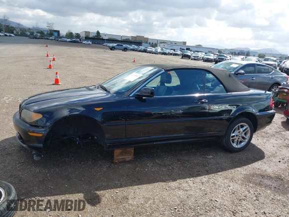 2004 BMW 3 Series 325Ci with VIN WBABW33424PL31311, listed as a IAAI auction lot 41733447 with 117,763 mi miles. Bid and sale history available at carsss.com. Image 15.