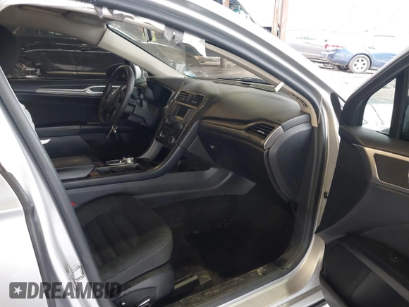 2018 Ford Fusion SE with VIN 3FA6P0H74JR198077, listed as a IAAI auction lot 41717264 with 70,151 mi miles. Bid and sale history available at carsss.com. Image 5.