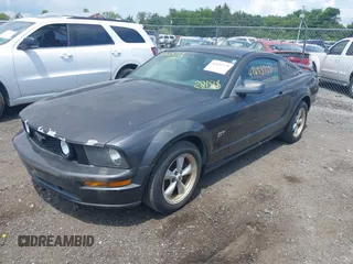 2007 Ford Mustang GT Deluxe с VIN 1ZVHT82H875281518, выставлен на аукционе IAAI как лот 42633779 с пробегом 238 474 миль миль и . История ставок и продаж доступна на DreamBid. Изображение 17.