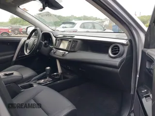 2017 Toyota RAV4 Limited z VIN JTMDJREV0HD140223, wystawiony jako IAAI lot #42192770 z przebiegiem 67 377 mil mil oraz . Historia ofert i sprzedaży dostępna na DreamBid. Obrazek 5.