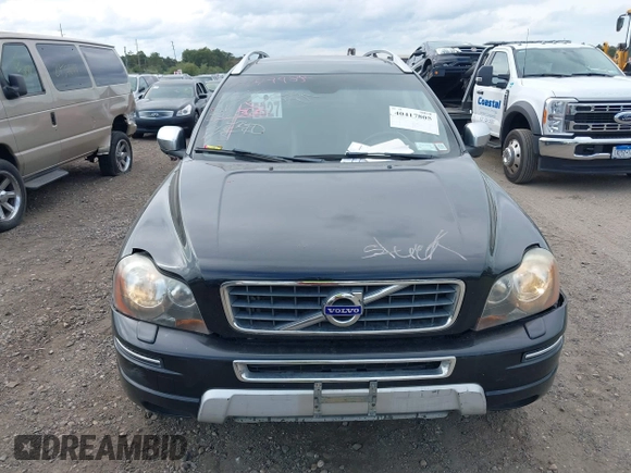 2013 Volvo XC90 Premier Plus with VIN YV4952CZ6D1657803, listed as a IAAI auction lot 40479985 with 211,326 mi miles. Bid and sale history available at carsss.com. Image 12.