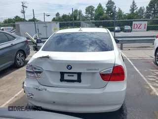 2007 BMW 3 Series 328i z VIN WBAVA33547KX83556, wystawiony jako IAAI lot #42302137 z przebiegiem 108 686 mil mil oraz . Historia ofert i sprzedaży dostępna na DreamBid. Obrazek 16.
