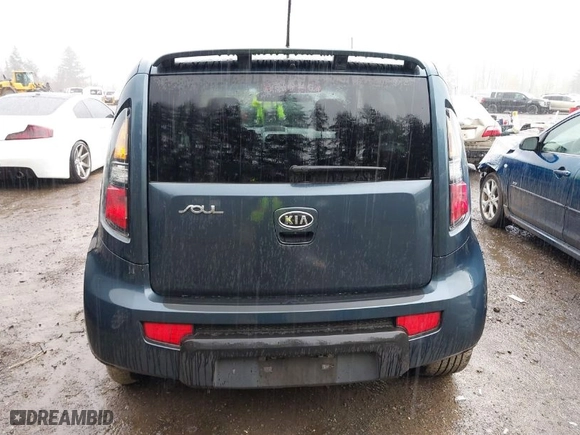 2011 Kia Soul + with VIN KNDJT2A2XB7279023, listed as a IAAI auction lot 41979158 with 178,573 mi miles. Bid and sale history available at carsss.com. Image 17.
