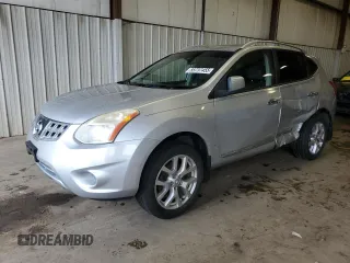 2011 Nissan Rogue SV z VIN JN8AS5MV4BW671421, wystawiony jako Copart lot #55737455 z przebiegiem 114 712 mil mil oraz Szkoda całkowita • Salvage title. Historia ofert i sprzedaży dostępna na DreamBid. Obrazek 1.