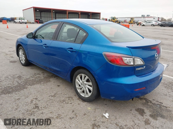 2012 Mazda 3 i Touring z VIN JM1BL1V74C1667180, wystawiony jako IAAI lot #41953161 z przebiegiem 174 802 mil mil oraz . Historia ofert i sprzedaży dostępna na DreamBid. Obrazek 3.