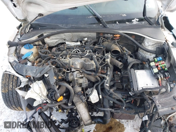 2012 Volkswagen Passat SE z VIN 1VWBN7A31CC044441, wystawiony jako IAAI lot #41390295 z przebiegiem 227 097 mil mil oraz . Historia ofert i sprzedaży dostępna na DreamBid. Obrazek 10.