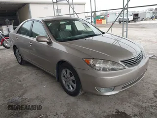 2006 Toyota Camry LE z VIN 4T1BF30K86U628640, wystawiony jako IAAI lot #41740757 z przebiegiem 146 836 mil mil oraz . Historia ofert i sprzedaży dostępna na DreamBid. Obrazek 1.
