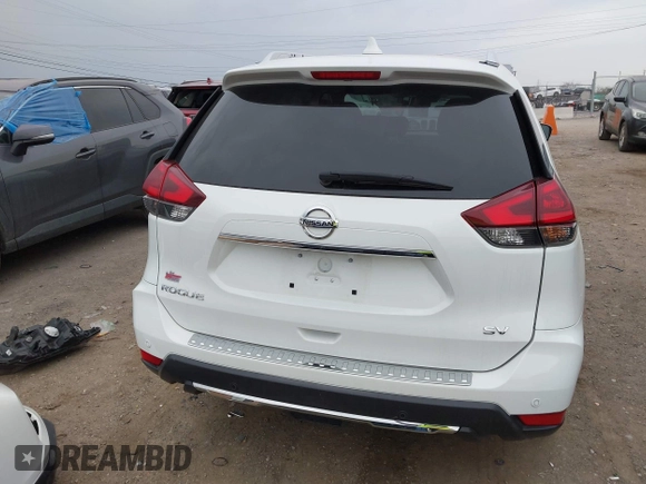 2020 Nissan Rogue SV z VIN KNMAT2MT8LP539943, wystawiony jako IAAI lot #41720857 z przebiegiem 65 624 mil mil oraz . Historia ofert i sprzedaży dostępna na DreamBid. Obrazek 17.