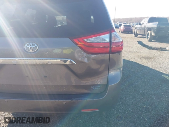 2016 Toyota Sienna Ltd with VIN 5TDDK3DC9GS140380, listed as a IAAI auction lot 41753383 with 215,123 mi miles. Bid and sale history available at carsss.com. Image 17.