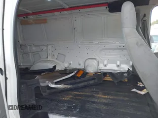 2013 Ford Econoline Cargo Commercial z VIN 1FTNE2EL8DDA63769, wystawiony jako IAAI lot #41520478 z przebiegiem 156 000 mil mil oraz . Historia ofert i sprzedaży dostępna na DreamBid. Obrazek 8.