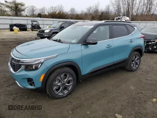 2024 Kia Seltos S z VIN KNDEUCAA0R7620032, wystawiony jako Copart lot #44856505 z przebiegiem 8 254 mil mil oraz Szkoda całkowita • Salvage title. Historia ofert i sprzedaży dostępna na DreamBid. Obrazek 1.