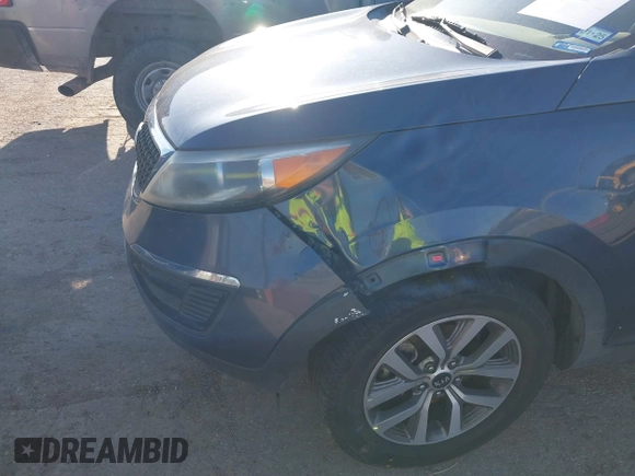 2016 Kia Sportage LX with VIN KNDPB3AC5G7868063, listed as a IAAI auction lot 42071089 with Not Provided miles. Bid and sale history available at carsss.com. Image 6.
