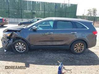 2017 Kia Sorento LX with VIN 5XYPGDA33HG215811, listed as a IAAI auction lot 41911945 with 74,660 mi miles. Bid and sale history available at carsss.com. Image 14.