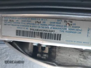 1999 Volkswagen Golf z VIN 3VWJA81HXXM215507, wystawiony jako IAAI lot #41391464 z przebiegiem 167 875 mil mil oraz . Historia ofert i sprzedaży dostępna na DreamBid. Obrazek 9.