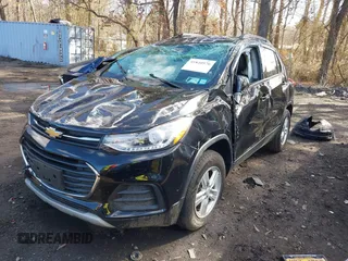 2022 Chevrolet Trax LT with VIN KL7CJPSM1NB565966, listed as a IAAI auction lot 41840576 with 15,590 mi miles. Bid and sale history available at carsss.com. Image 2.