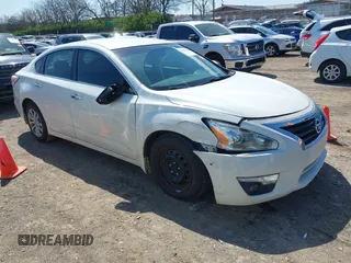 2014 Nissan Altima SV with VIN 1N4AL3AP7EC175558, listed as a IAAI auction lot 41903416 with 214,217 mi miles and . Bid and sale history available at carsss.com. Image 1.