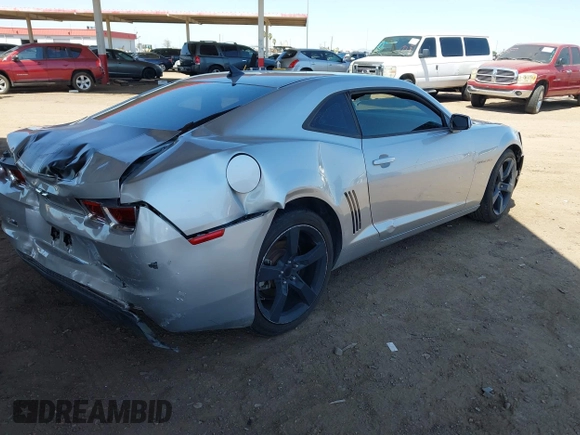 2011 Chevrolet Camaro 2LS z VIN 2G1FA1ED0B9157330, wystawiony jako IAAI lot #41970306 z przebiegiem 179 262 mil mil oraz . Historia ofert i sprzedaży dostępna na DreamBid. Obrazek 4.