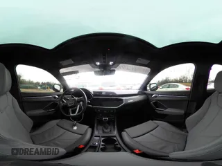 2024 Audi Q3 S line Premium Plus z VIN WA1EECF33R1086173, wystawiony jako IAAI lot #41741276 z przebiegiem 8987 mil mil oraz . Historia ofert i sprzedaży dostępna na DreamBid. Obrazek 18.