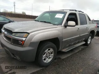 2002 Chevrolet Avalanche z VIN 3GNEK13T22G293921, wystawiony jako IAAI lot #41956616 z przebiegiem 249 838 mil mil oraz . Historia ofert i sprzedaży dostępna na DreamBid. Obrazek 14.