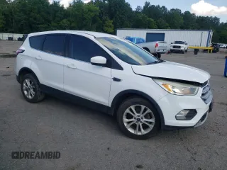 2017 Ford Escape SE z VIN 1FMCU0GD8HUA54074, wystawiony jako Copart lot #58860525 z przebiegiem 149 668 mil mil oraz Szkoda całkowita • Salvage title. Historia ofert i sprzedaży dostępna na DreamBid. Obrazek 4.