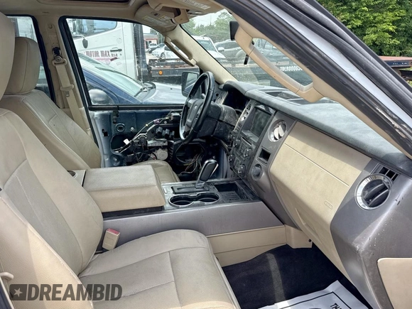 2017 Ford Expedition Limited with VIN 1FMJU1KT8HEA12008, listed as a Copart auction lot 61261115 with 46,620 mi miles and Clean title. Bid and sale history available at DreamBid. Image 5.